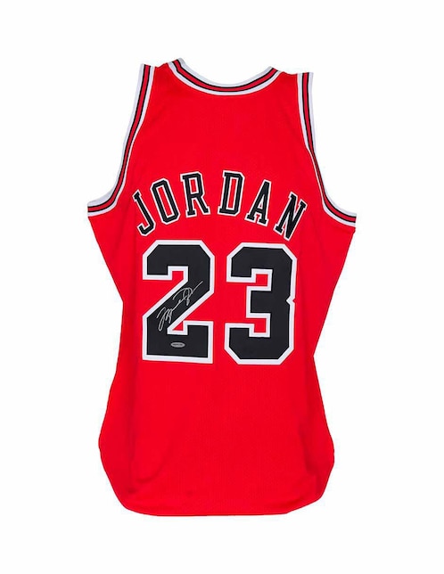 Jersey Idolos autografiado por el Ex Basquetbolista Michael Jordan de Chicago Bulls