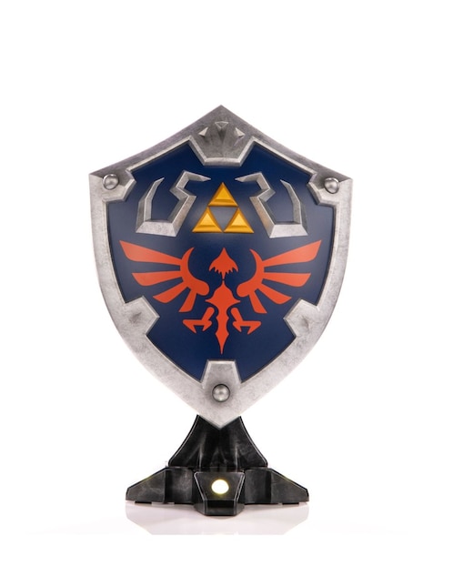 FIRST 4 FIGURES Figura coleccionable The Legend of Zelda Breath of The Wild Hylian Shield Deluxe Collectors First 4 Figures