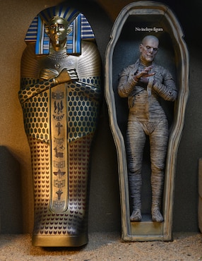 Figura de acción deluxe Neca