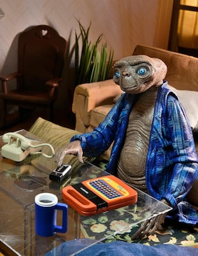 Figura de colección E.T. in Robe aniversario Neca