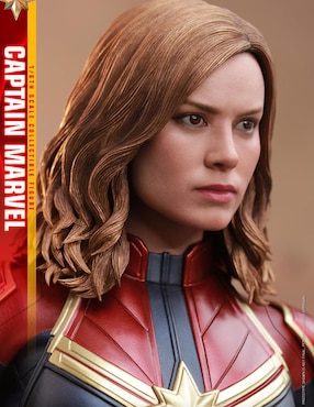 Figura de colección Marvel Studios: Avengers Captain Marvel collectors Hot Toys