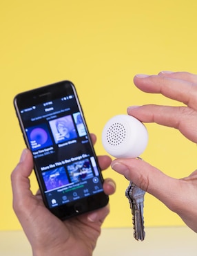 Bocina portátil Kikkerland US169-WH bluetooth