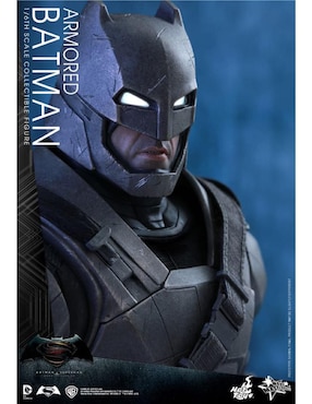 Figura de colección Batman Batman vs Superman collectors Hot Toys con luz