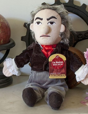 Peluche de Ludwig van Beethoven Muñeco Unemployed Philosophers Guild de 12 cm