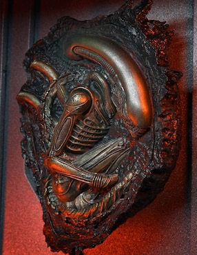 Figura de colección articulada Alien Romulus Scorched Xenomorph collectors Neca
