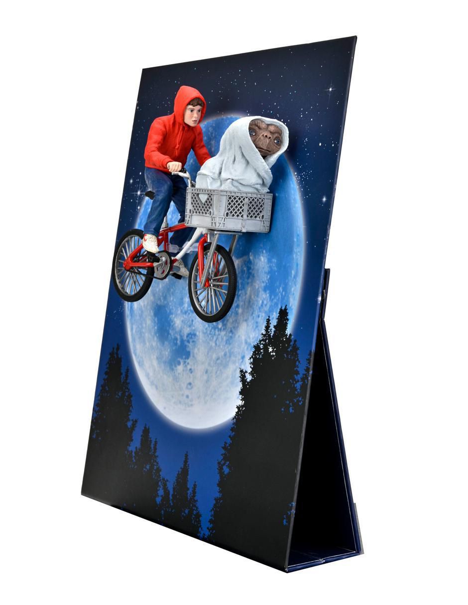 Figura de colección articulada E.T. in Robe ultimate 4