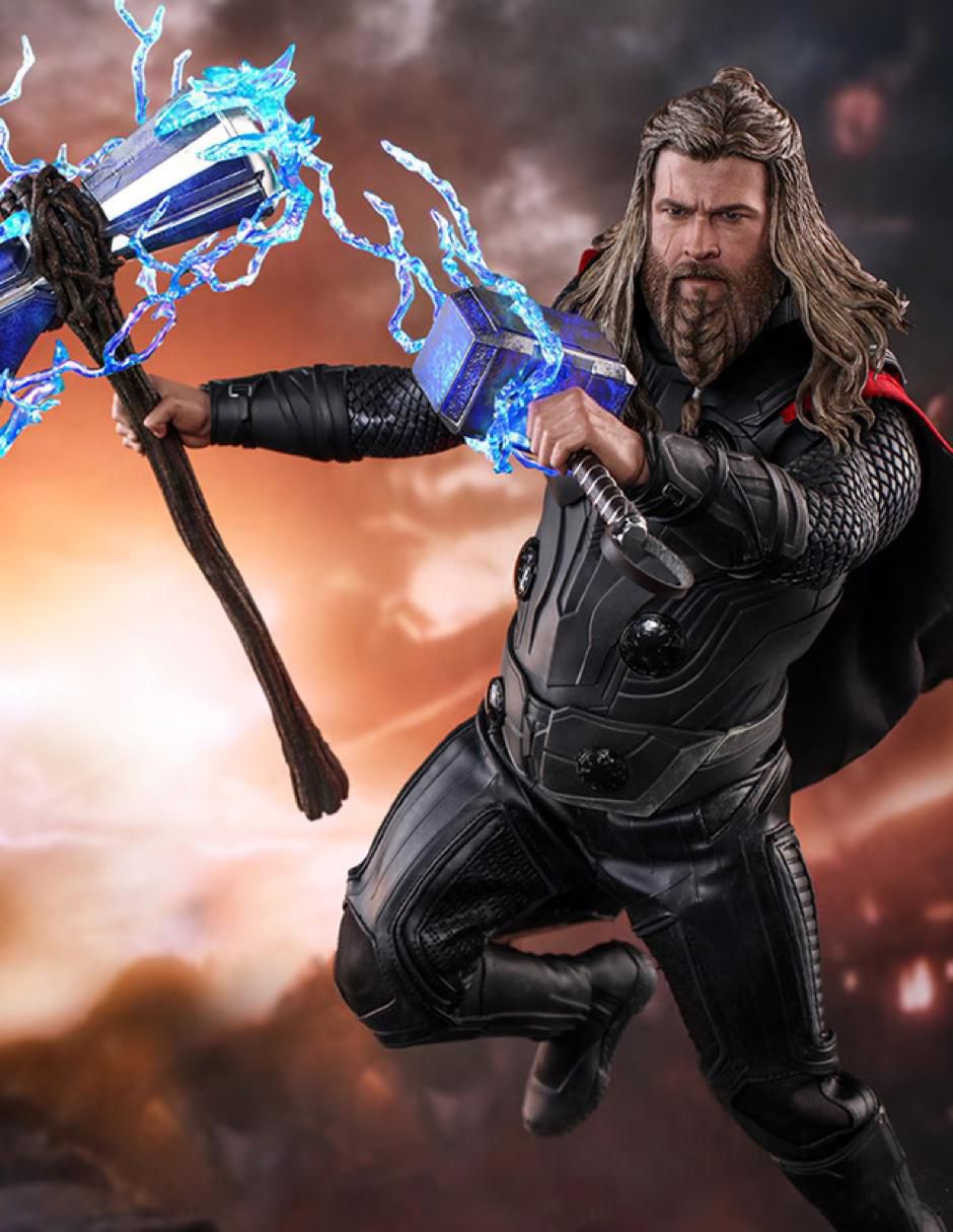 Figura de colección Marvel Avengers Endgame Thor ultimate con luz 4
