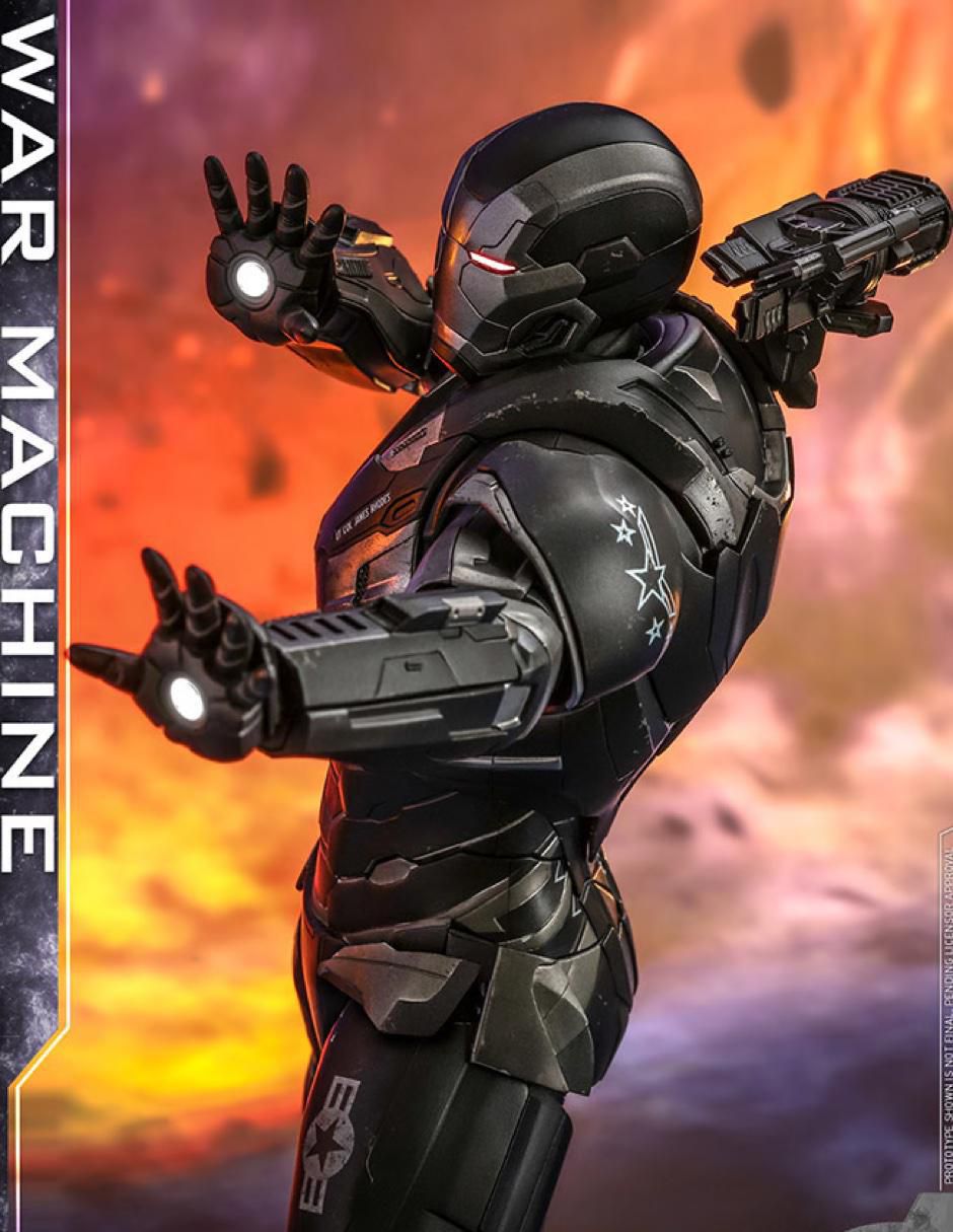 Figura de colección Marvel Avengers Endgame War Machine deluxe con luz 5