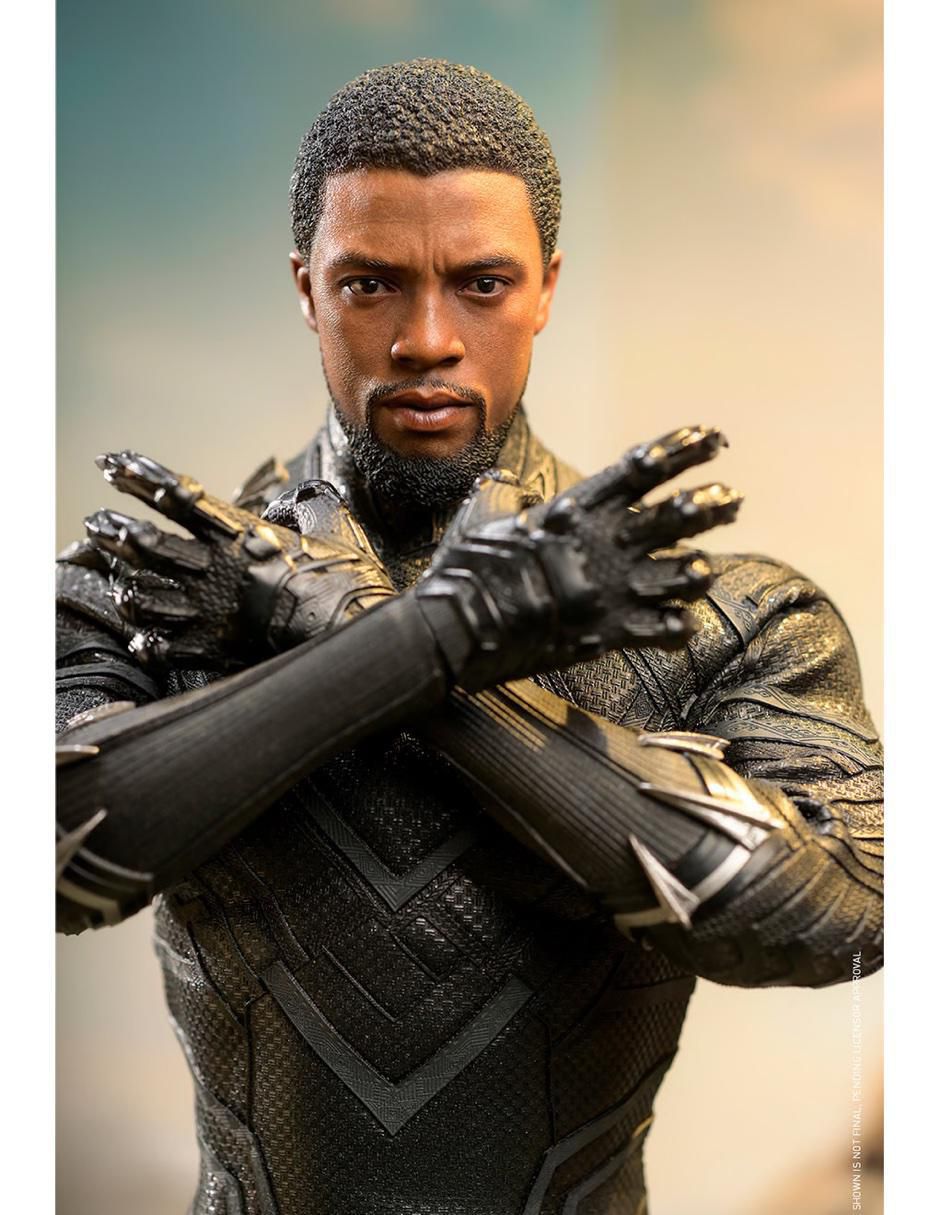 Figura de colección Black Panther: Wakanda Forever Black Panther deluxe 8