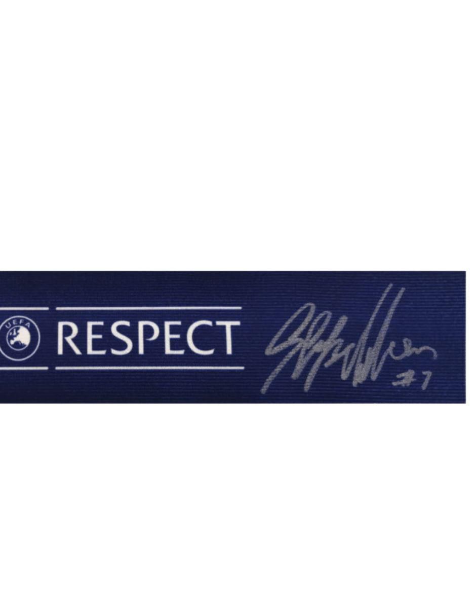 Gafete autografiado por Gianluigi Buffon 2