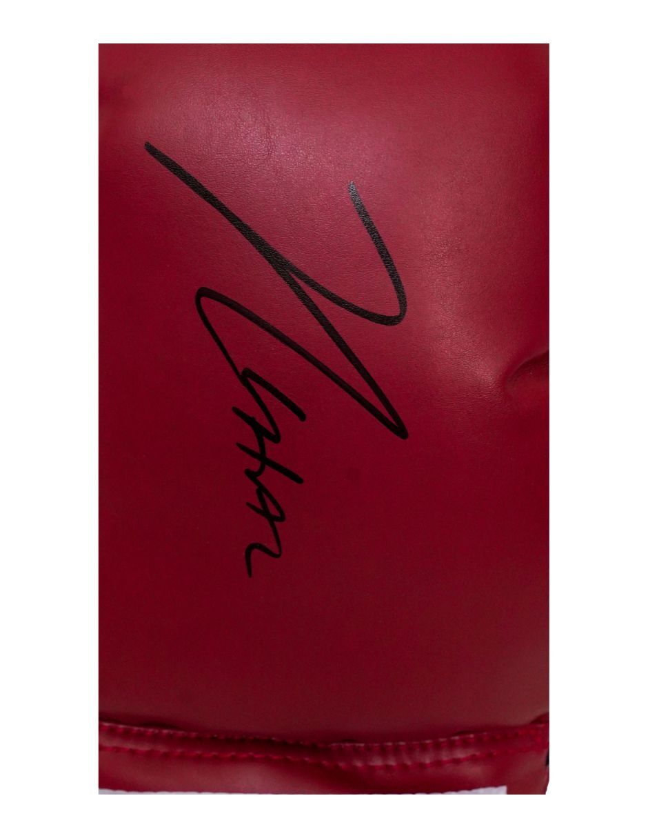 Guante autografiado por Julio César Chávez 3