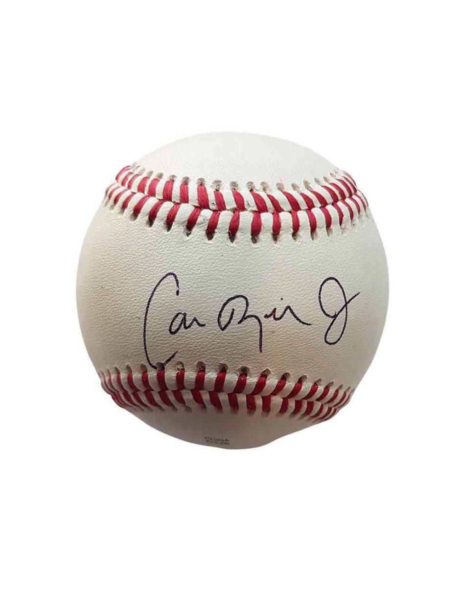 Pelota autografiado por Cal Ripken Pelota autografiado por Cal Ripken