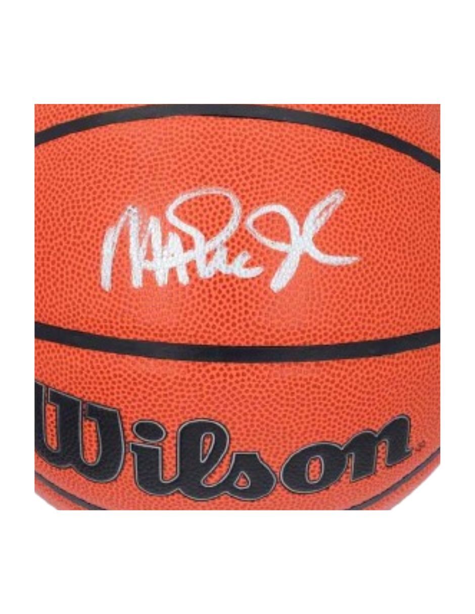 Balón autografiado por Magic Johnson 3