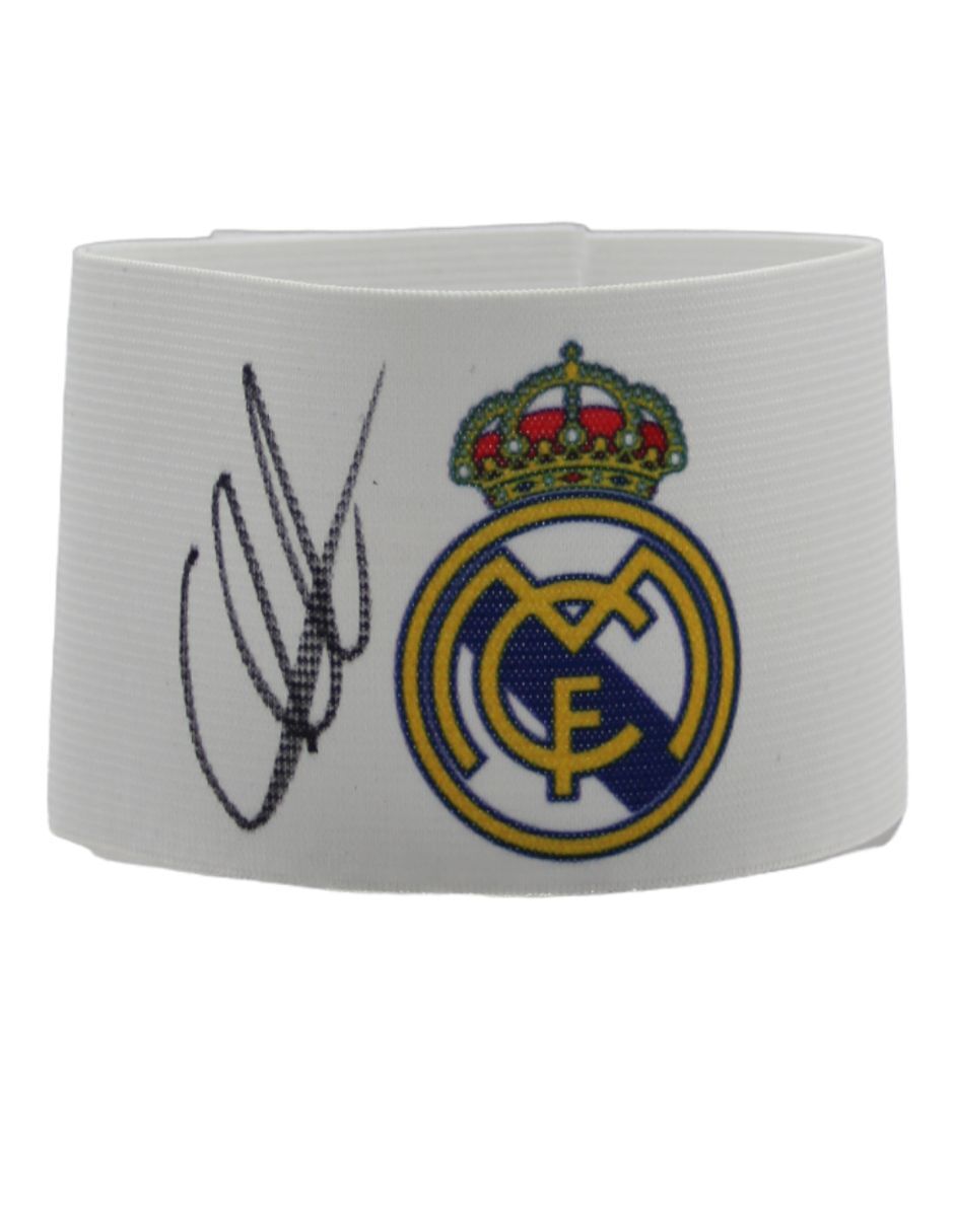 Gafete autografiado por Iker Casillas 2