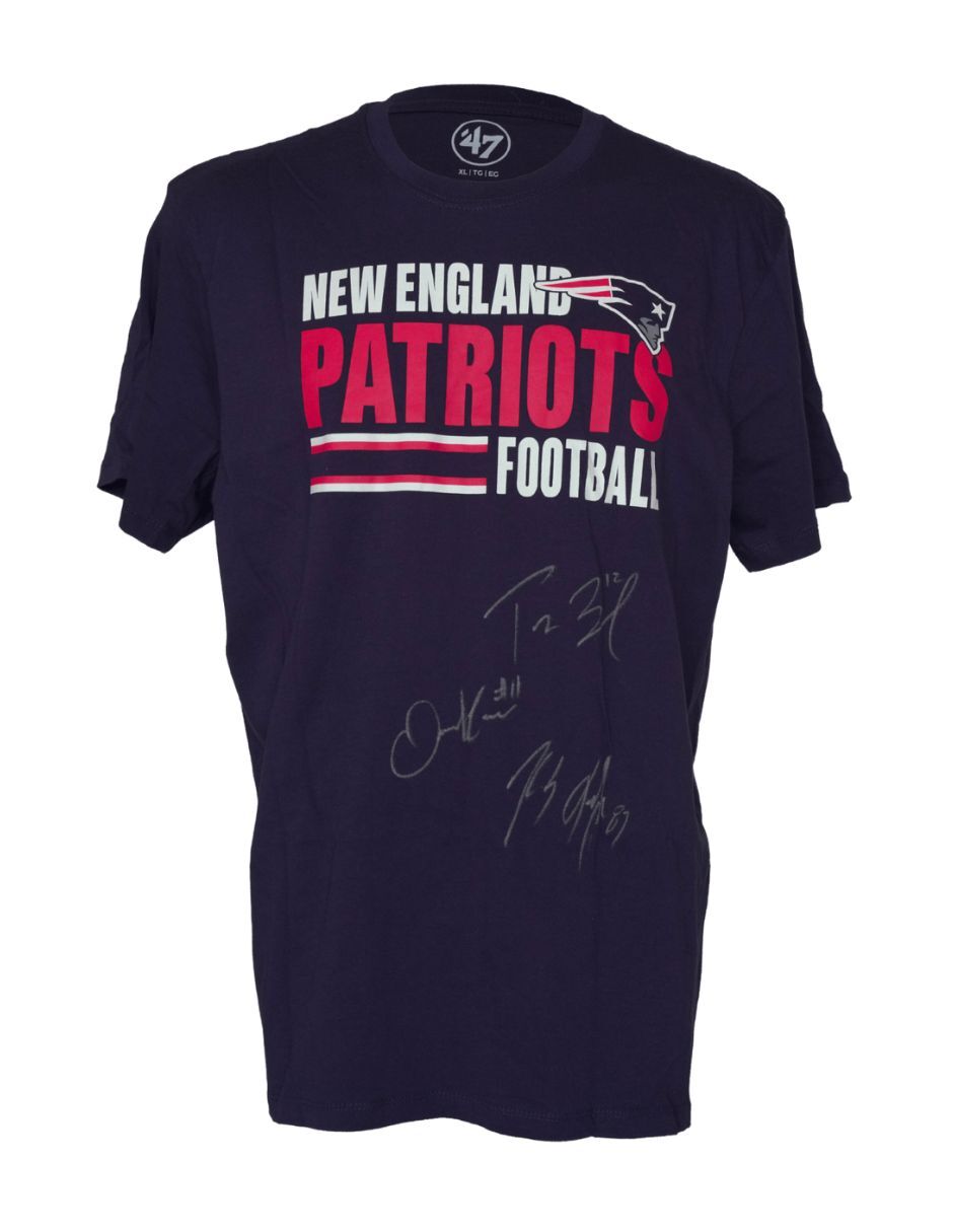 Playera autografiado por Tom Brady, Rob Gronkowski, Julian Edelman 2