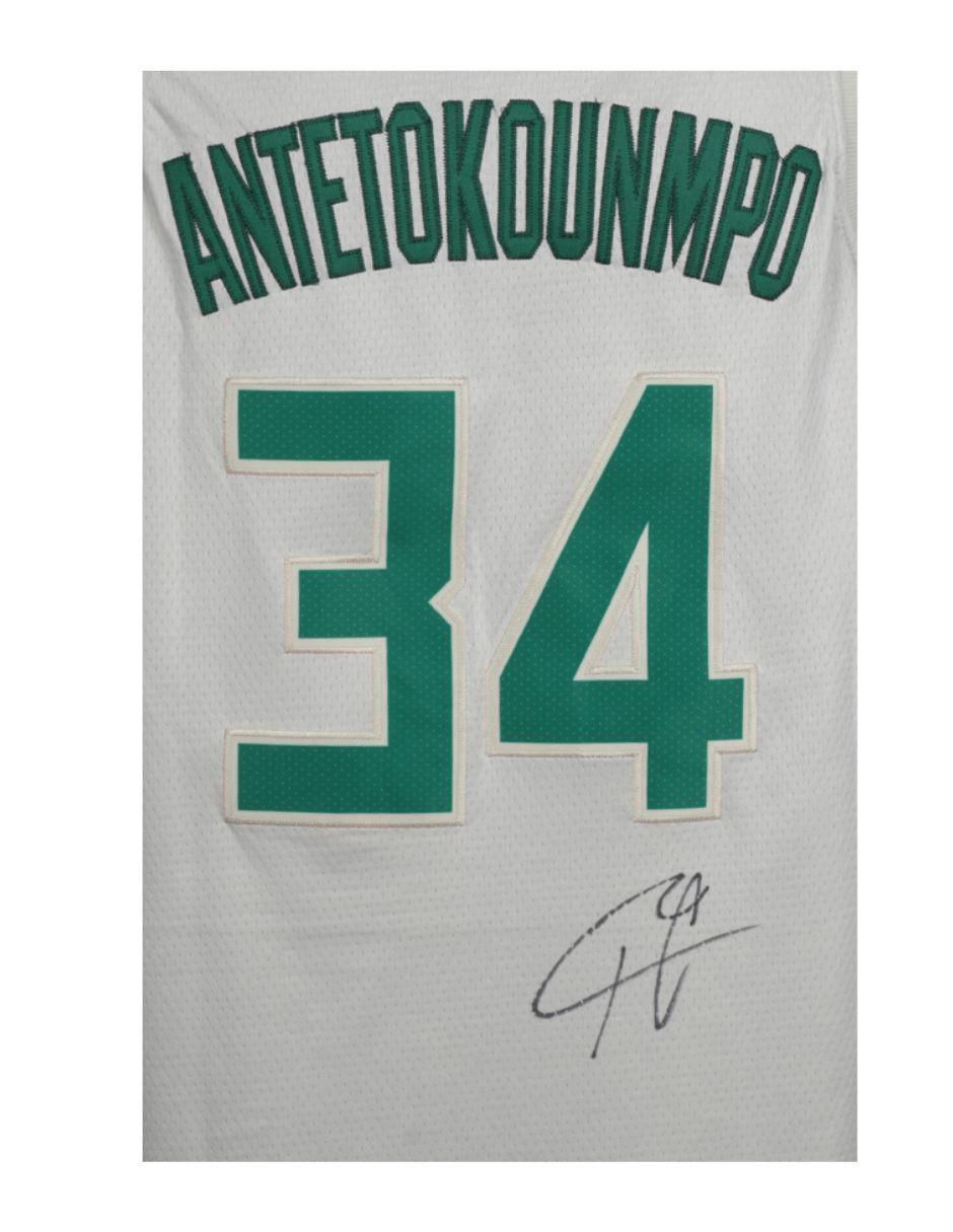 Jersey autografiado por Giannis Antetokounmpo 3