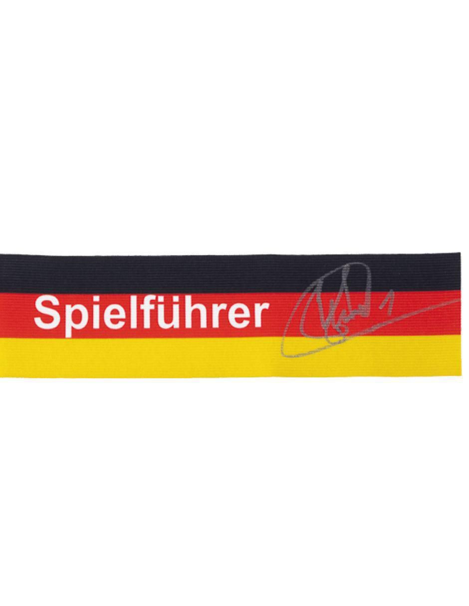 Gafete autografiado por Manuel Neuer 2