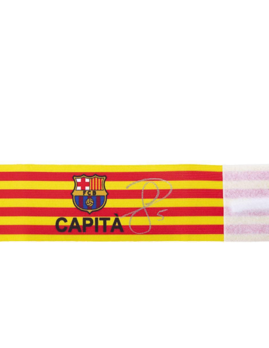 Gafete autografiado por Carles Puyol 3
