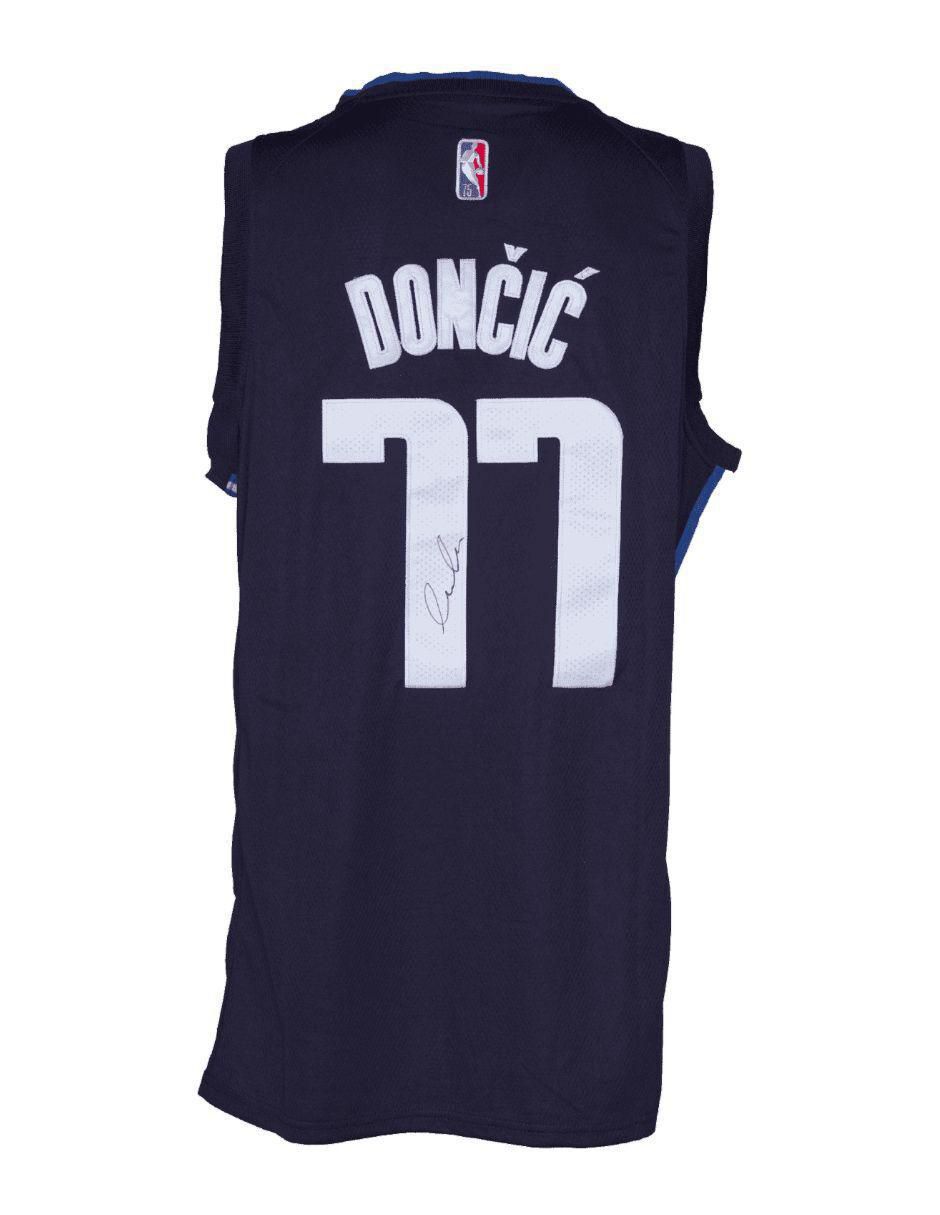 Jersey autografiado por Luka Dončić 2