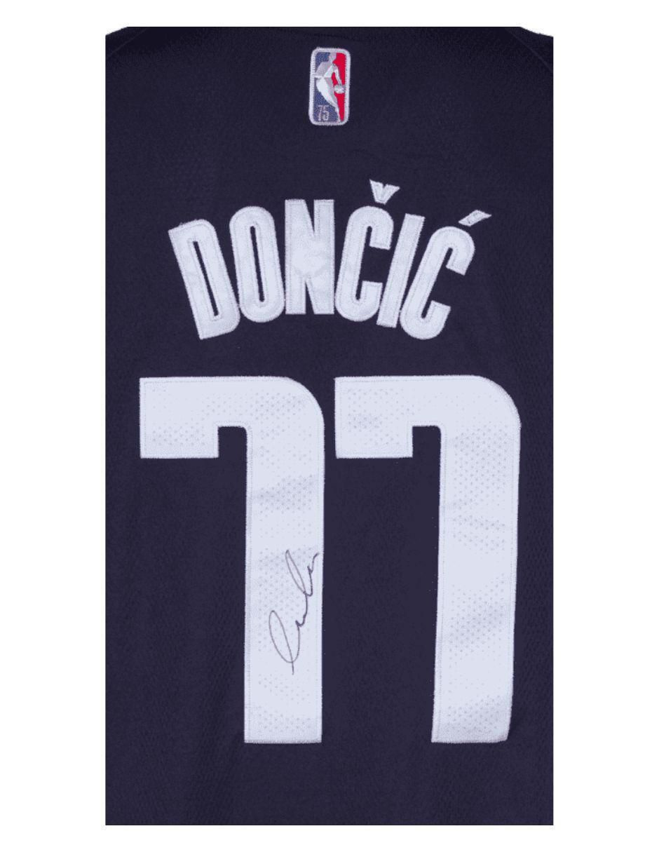 Jersey autografiado por Luka Dončić 3