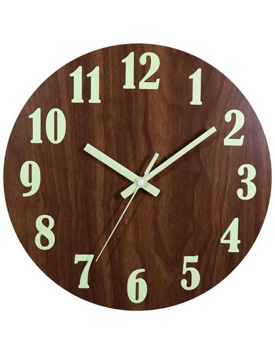 Reloj de pared de madera
