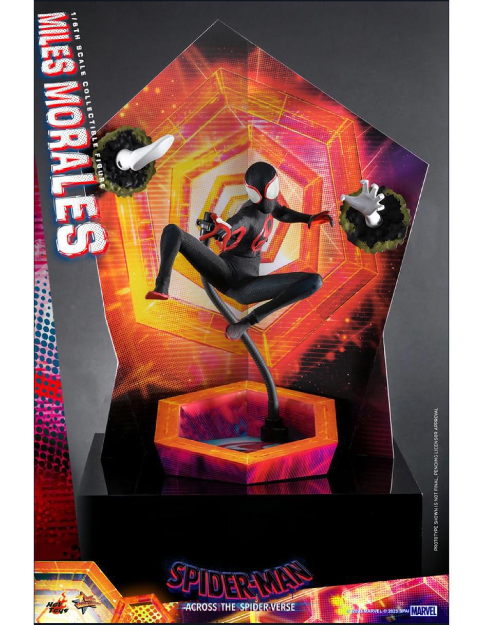 Figura coleccionable articulada Spider-Man Across The Spiderverse Miles Morales collectors 3