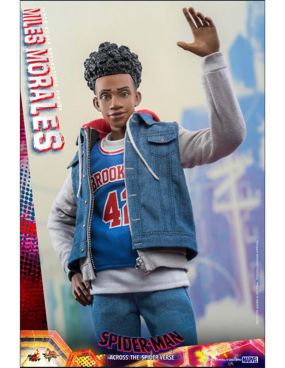 Figura coleccionable articulada Spider-Man Across The Spiderverse Miles Morales collectors 10