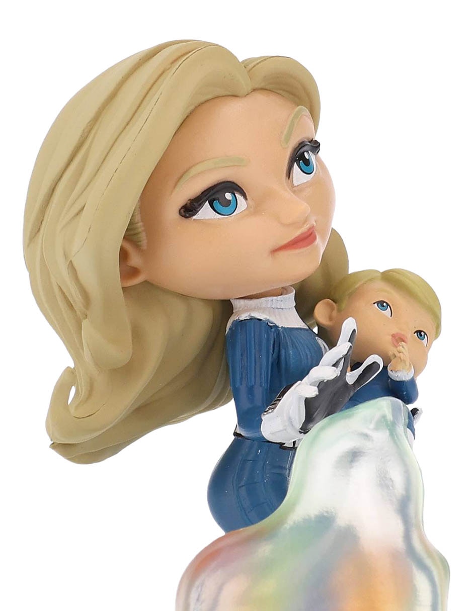 Escultura de Invisible Woman & Franklin 5