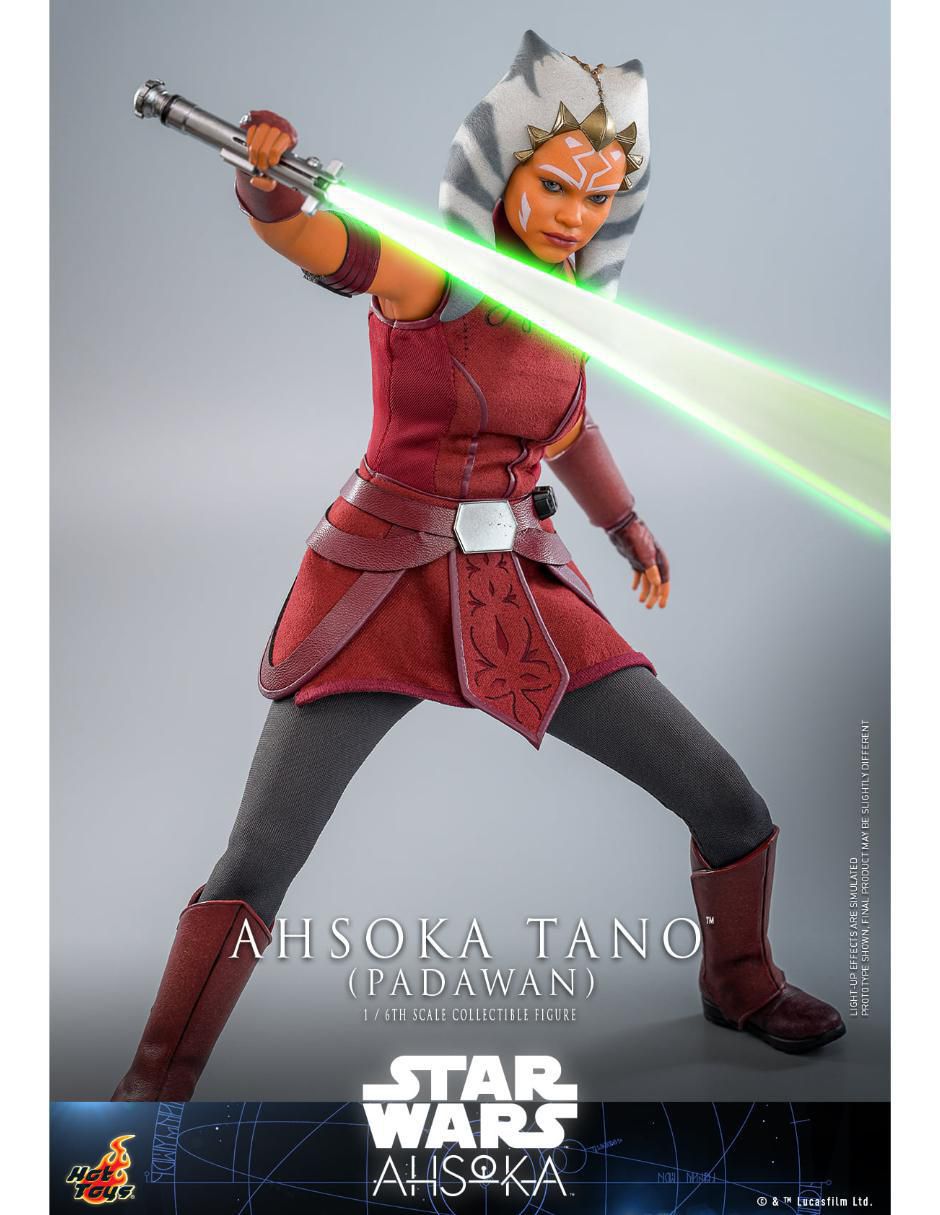 Figura de colección articulada Star Wars: Ahsoka Ahsoka Tano collectors con luz 7