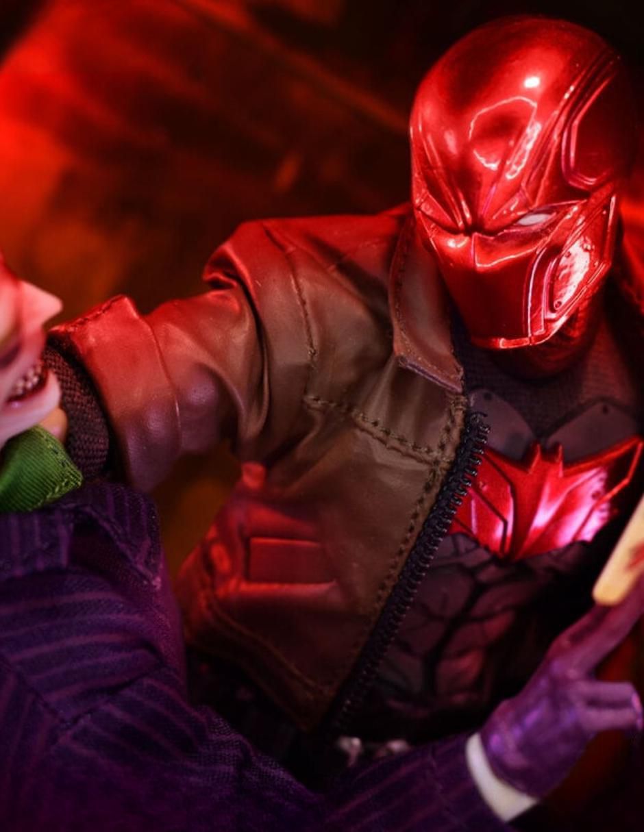 Figura de colección articulada DC Comics Red Hood limitada 2