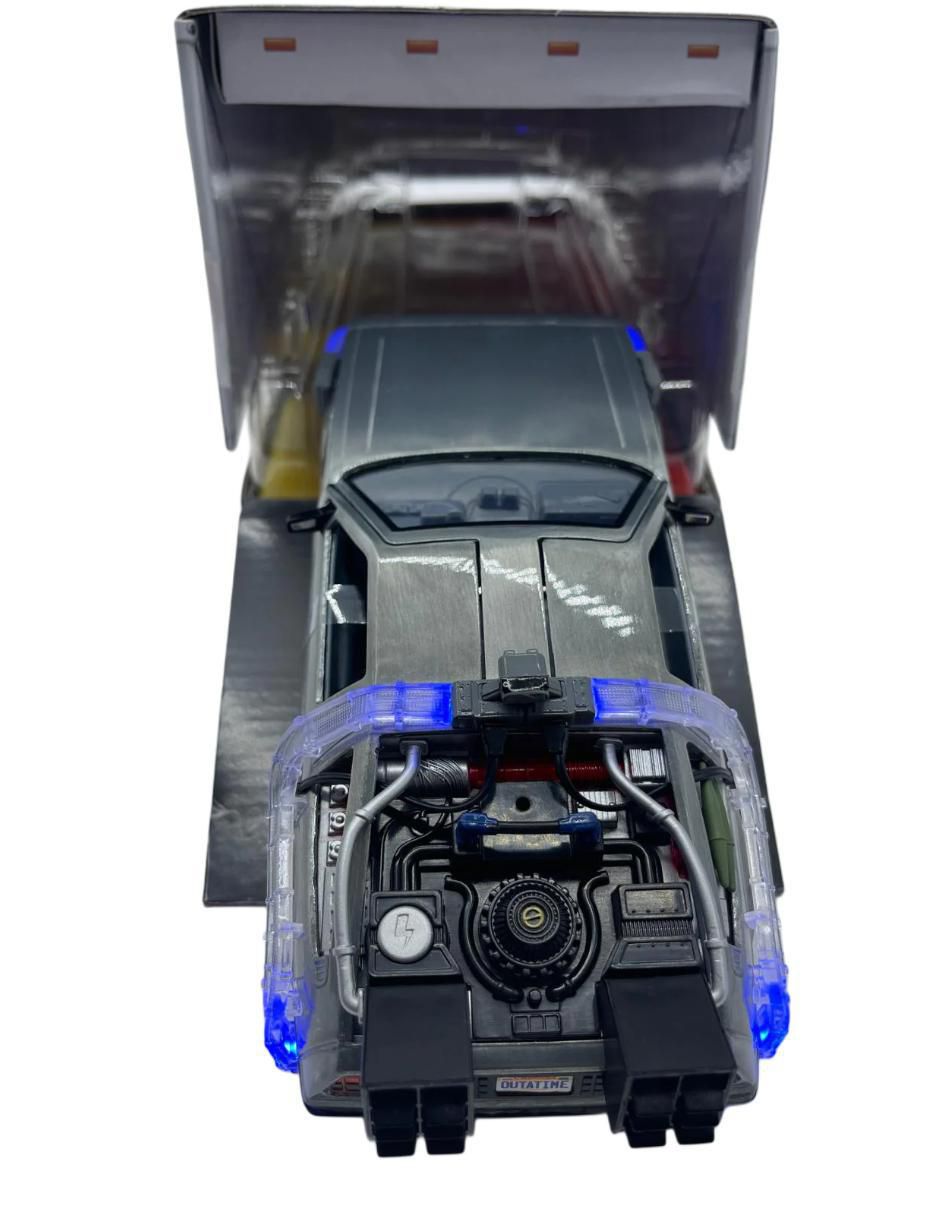Vehículo 1:24 Back To The Future Delorean Time Machine 6